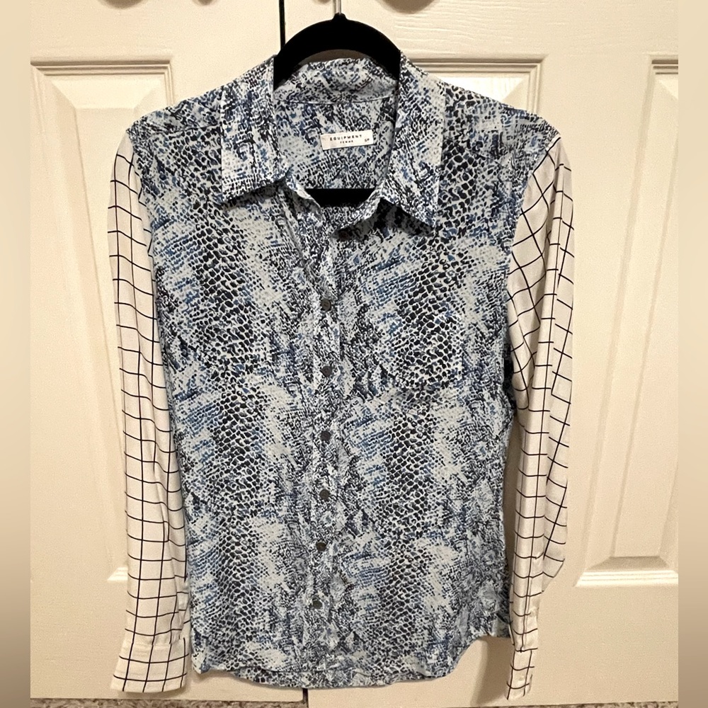 EQUIPMENT Silk top
